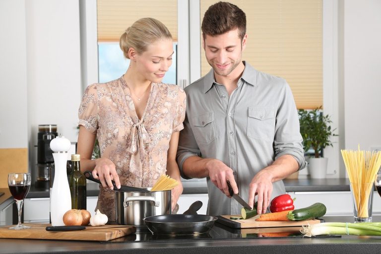 6 Tips to Cooking With Your Significant Other