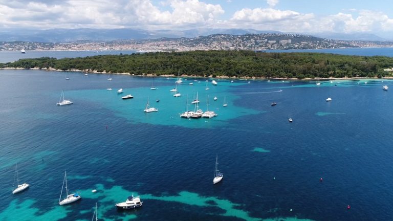 Discover the most exquisite South of France islands for watersports on a yacht charter